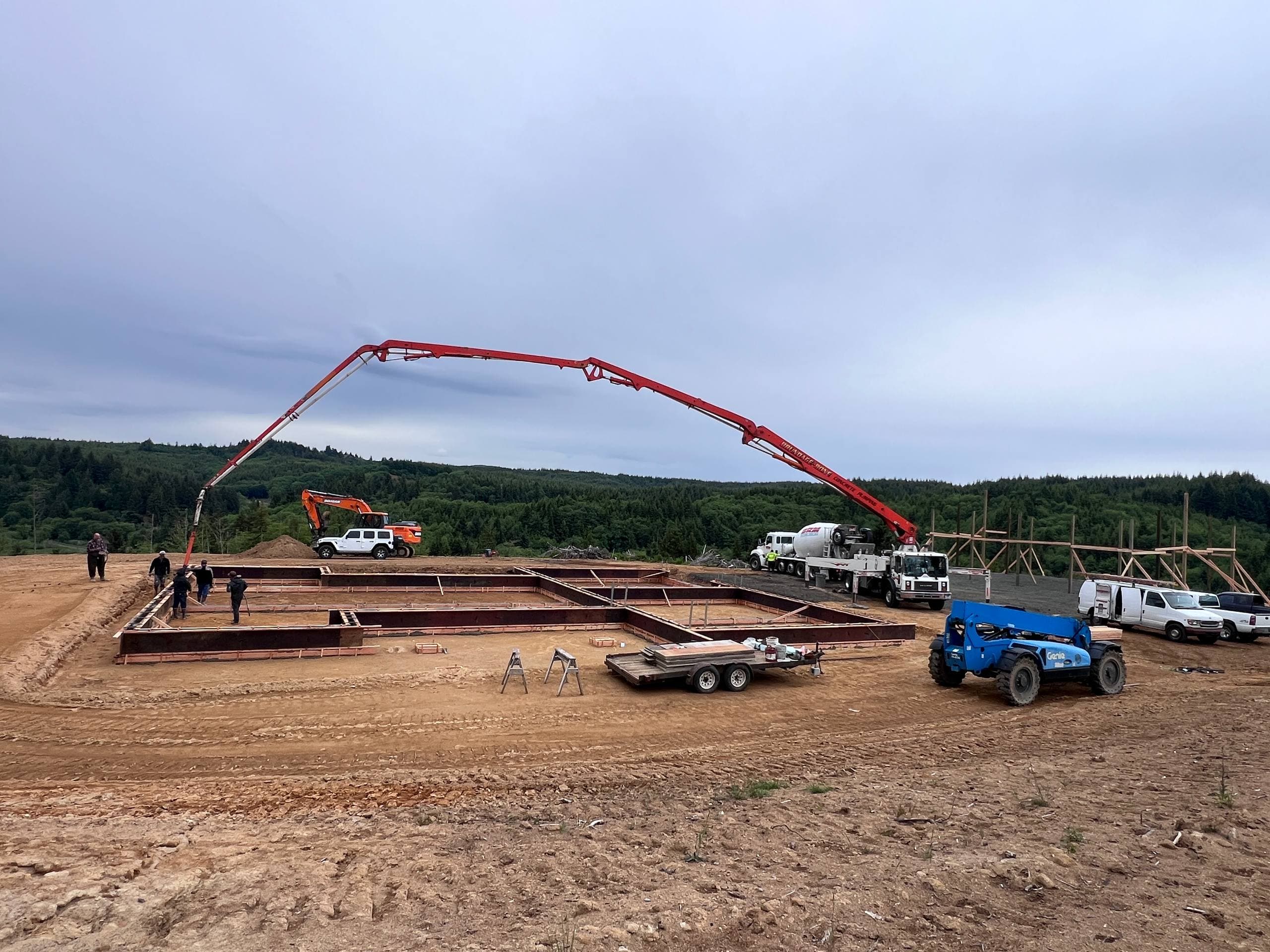 Concrete pour with crane
